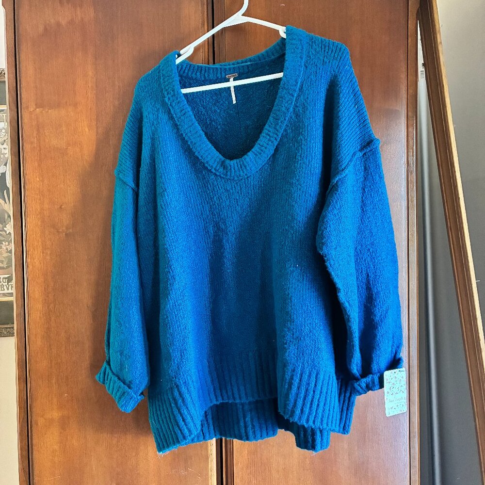 Free People Over-Sized Pull Over Blue Sweater size M